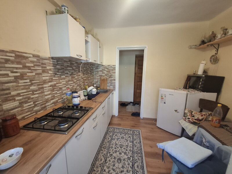 Fieni (Dambovita) Vand apartament renovat cu doua (2) camere