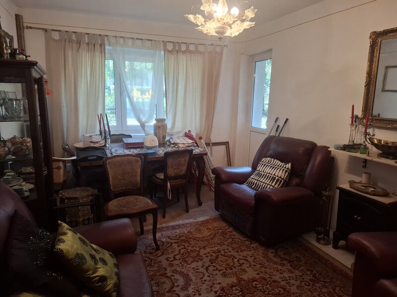 Fieni (Dambovita) Vand apartament renovat cu doua (2) camere